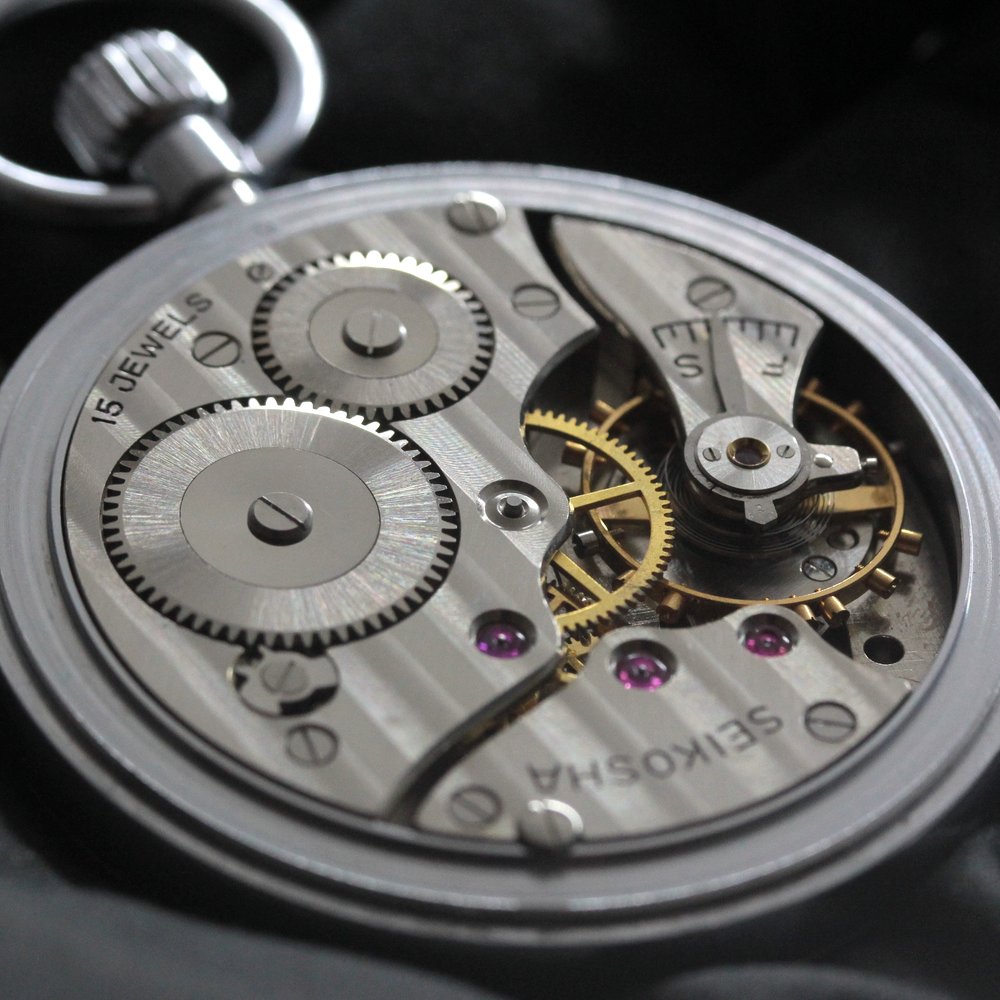 コート・ド・ジュネーブの15石ムーブメント