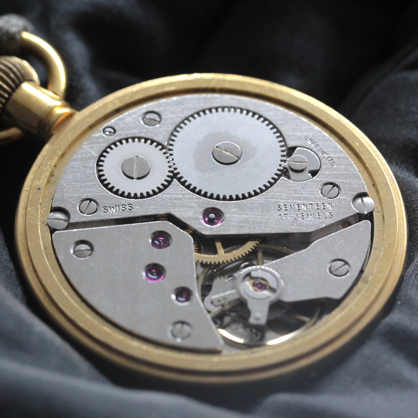 1853年創業のスイスブランド、ティソのナポレオンタイプ懐中時計 絶版モデルのティソ(TISSOT) ハーフハンター懐中時計 tissot-1057 ムーブメント