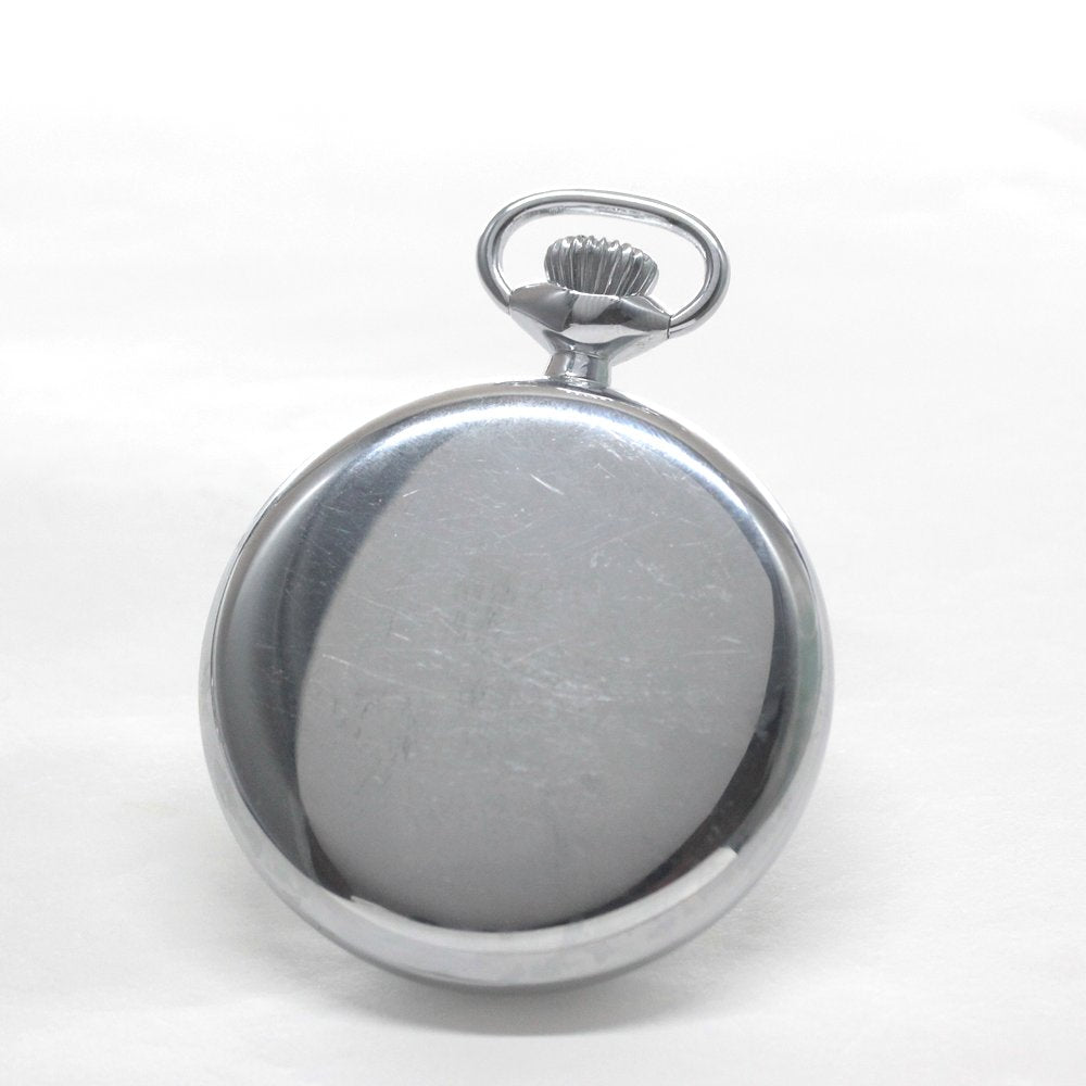 裏蓋に刻印はないモデルですが、保存状態が非常によかったのか劣化の少ない、とてもきれいな状態の時計です。