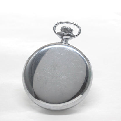 裏蓋に刻印はないモデルですが、保存状態が非常によかったのか劣化の少ない、とてもきれいな状態の時計です。