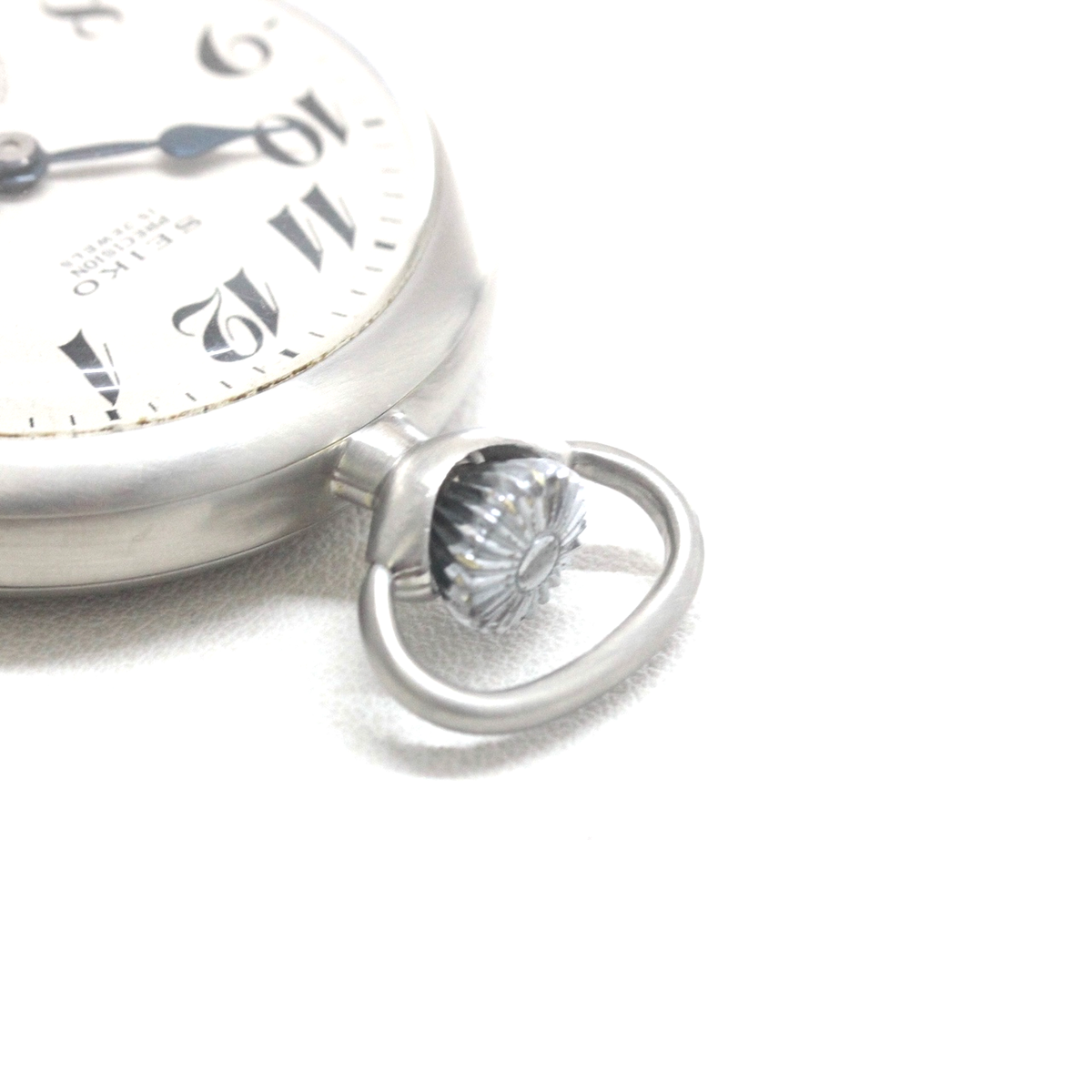 19セイコー プレシジョン 懐中時計 鉄道時計 再メッキ特別モデル ヘアライン仕上げ 15石 19seiko-1398 リューズ周り