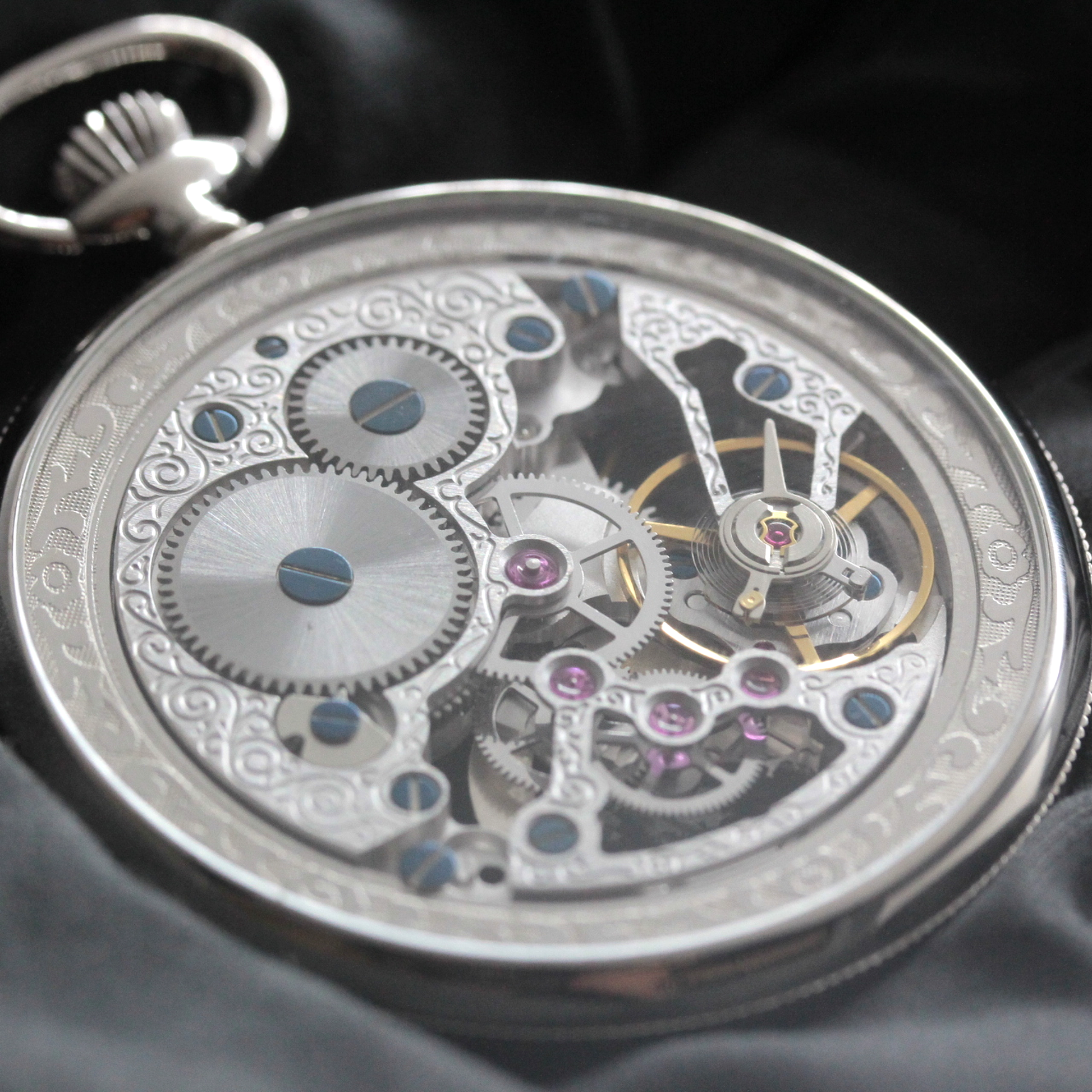 スイス製エポスのスケルトン懐中時計