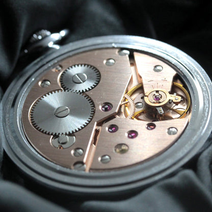 1973年製の絶版モデルのオメガ / OMEGA / ヴィンテージウォッチ / オープンフェイス懐中時計 / omega-125