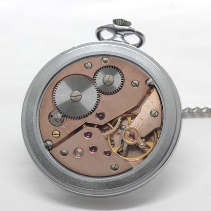 絶版モデルのオメガ / OMEGA / 1974年製 / ヴィンテージウォッチ / オープンフェイス懐中時計 / アラビア数字 / 純正チェーン付 / omega-127 ムーブメント