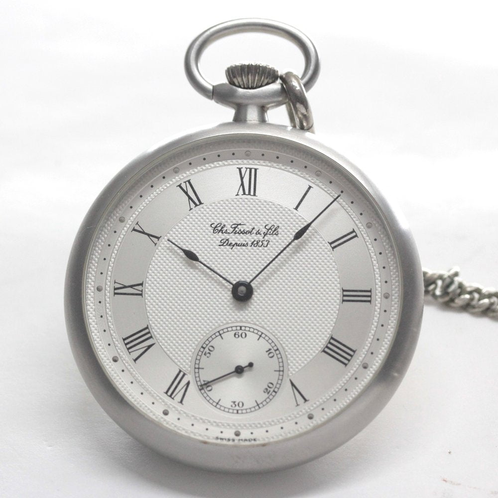 絶版モデルのティソ（TISSOT）/ ヴィンテージウォッチ / シルバーカラーオープンフェイス /ローマン数字/ 手巻き式 / 懐中時計 / tissot-1050　正面