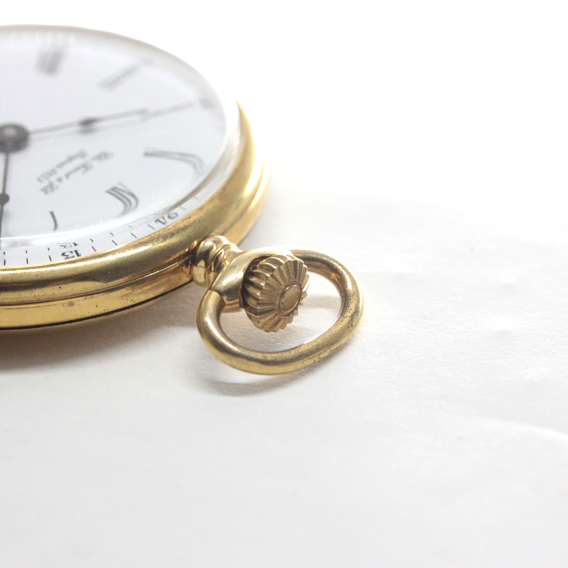 絶版モデルのティソ / TISSOT / ヴィンテージウォッチ / オープンフェイス / ローマン数字 / 手巻き式 / 懐中時計 / tissot-1051　リューズ