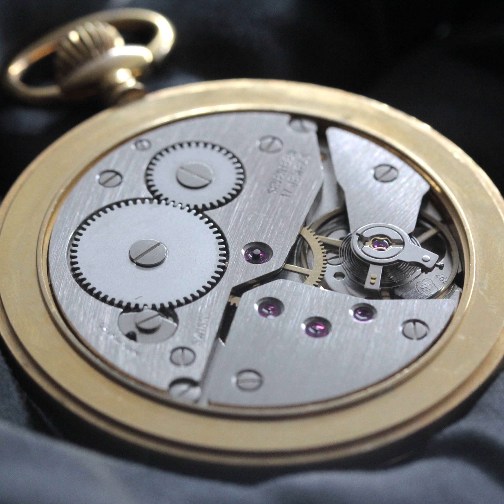 絶版モデルのティソ / TISSOT / ヴィンテージウォッチ / オープンフェイス / ローマン数字 / 手巻き式 / 懐中時計 / tissot-1051