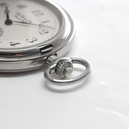 絶版モデルのティソ（TISSOT）/ ヴィンテージウォッチ / シルバーカラー ハンターケース /アラビア数字/ 手巻き式 / 懐中時計 / tissot-1052　リューズ