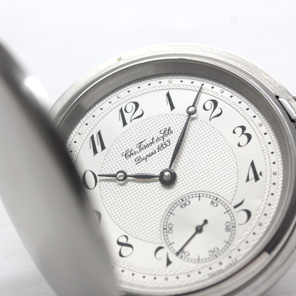 絶版モデルのティソ（TISSOT）/ ヴィンテージウォッチ / シルバーカラー ハンターケース /アラビア数字/ 手巻き式 / 懐中時計 / tissot-1052　文字盤