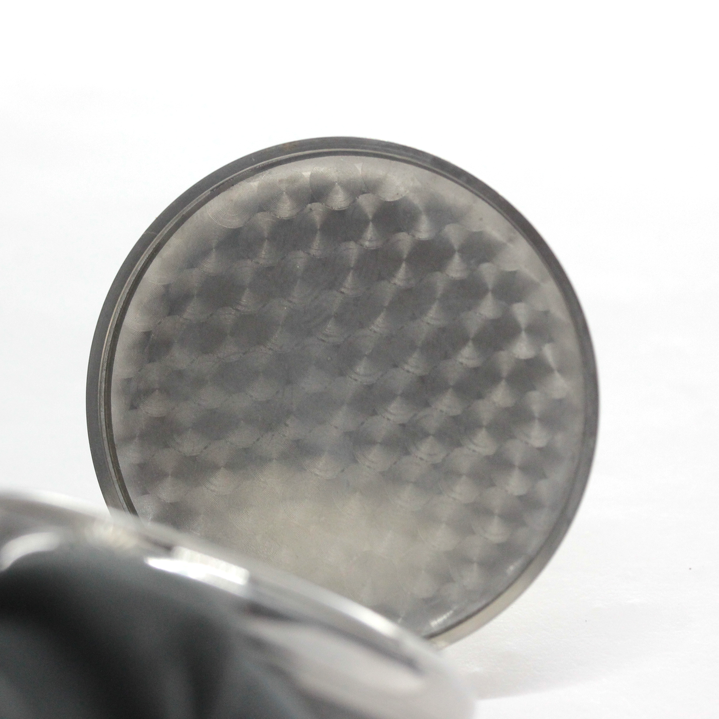 絶版モデルのティソ（TISSOT）/ ヴィンテージウォッチ / シルバーカラー ハンターケース /アラビア数字/ 手巻き式 / 懐中時計 / tissot-1052　蓋の内側