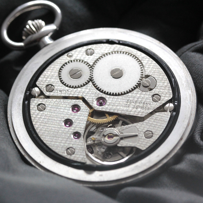 絶版モデルのティソ（TISSOT）/ ヴィンテージウォッチ / シルバーカラー ハンターケース /アラビア数字/ 手巻き式 / 懐中時計 / tissot-1052