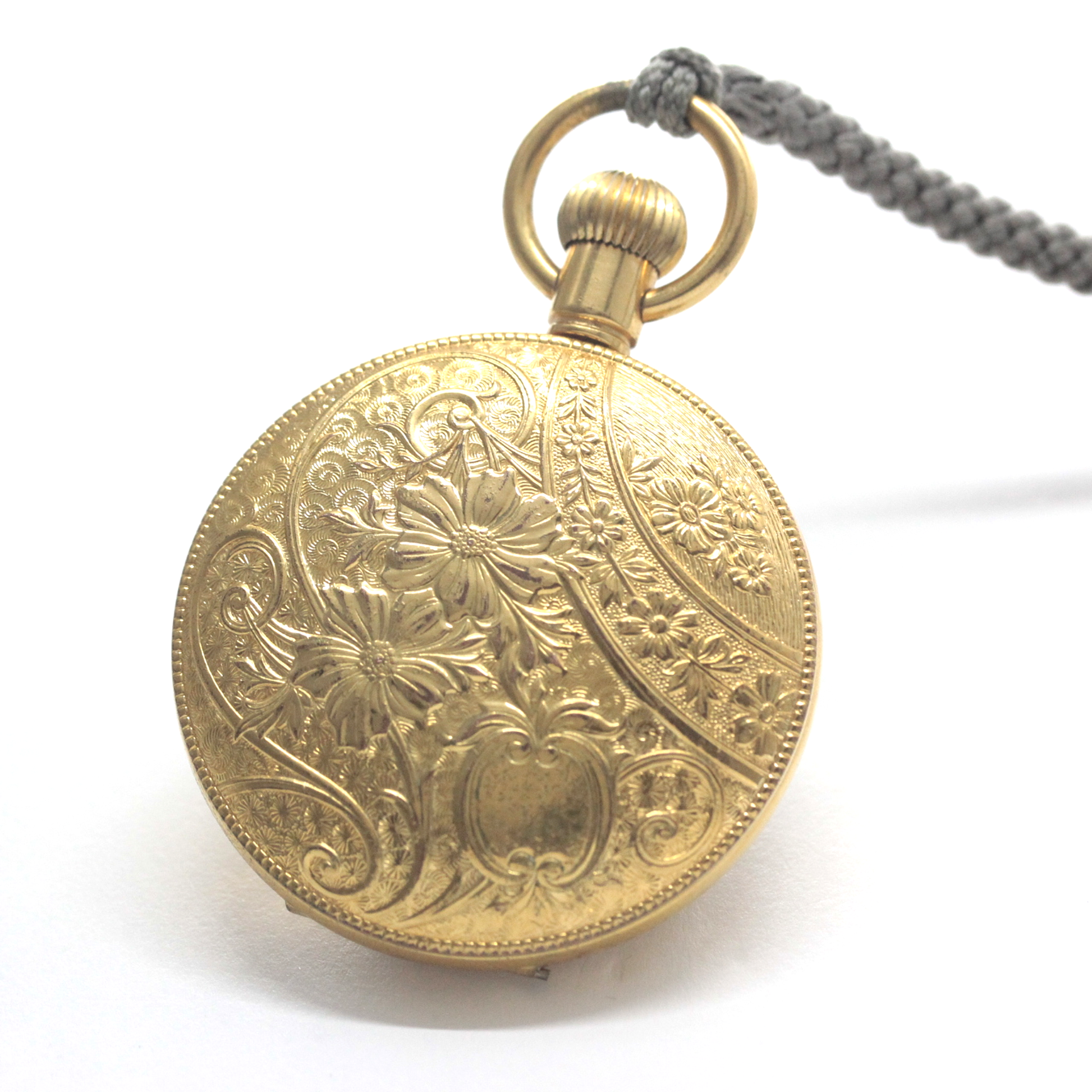 1853年創業のスイスブランド、ティソのナポレオンタイプ懐中時計 絶版モデルのティソ（TISSOT）　ハーフハンター懐中時計　tissot-1057　蓋外側